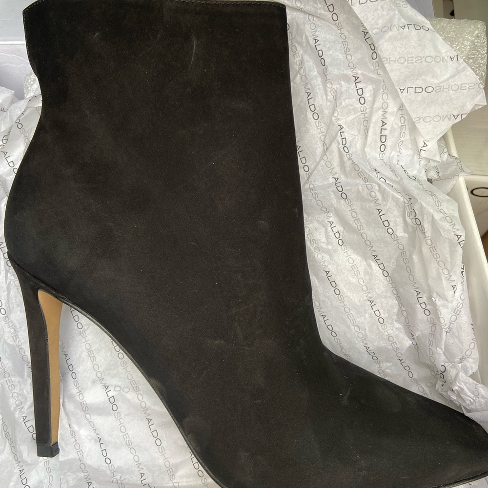 CLEARANCE-ALDO Bensetti size 5 suede boot - New in box